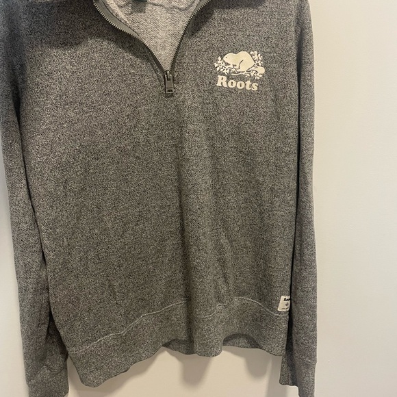 ROOTS quarter zip, white roots logo. worn a couple times, yet perfect condition. - Picture 3 of 4